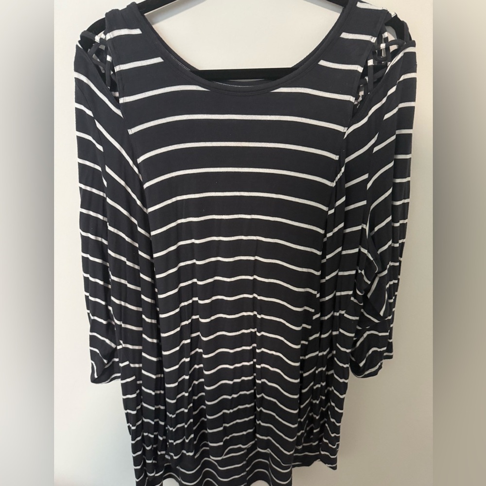 3X Maurice’s Striped Shirt with Shoulder Cut Outs